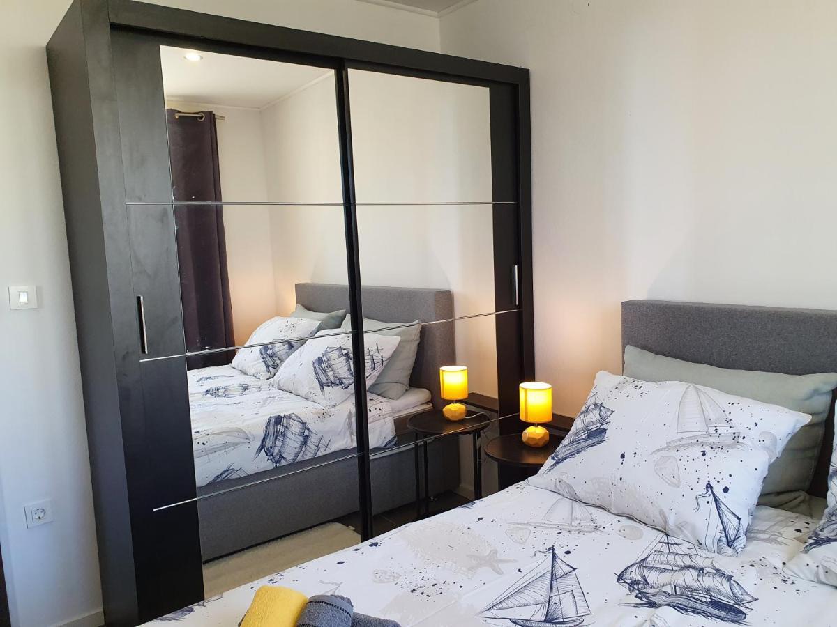 Apartment Pikulo Novalja Exteriör bild